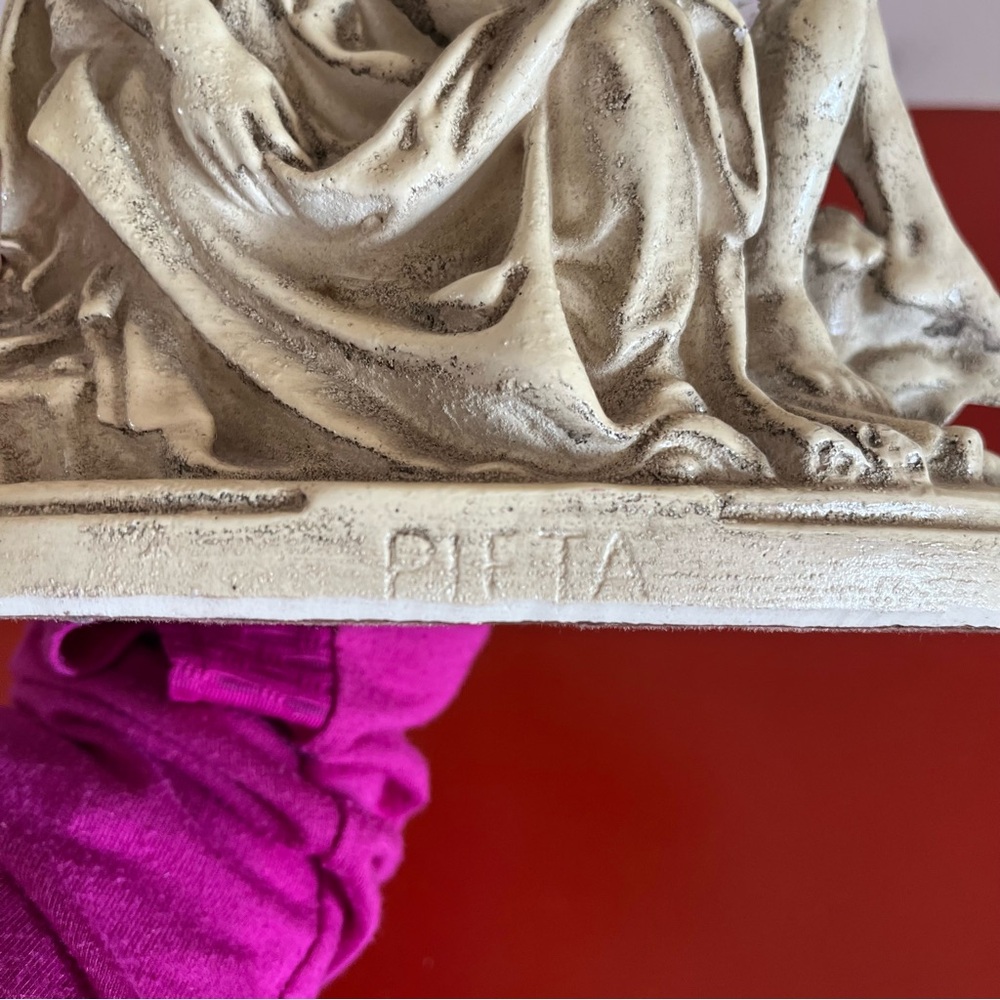 Vintage Michelangelo Pieta Jesus Mary Art Sculpture. This is old, stored cabinet - Picture 10 of 10